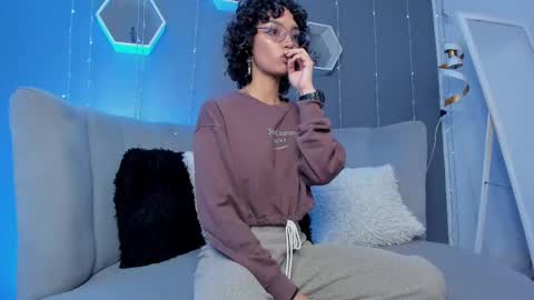 Snapshot of stefania_paz chatting on 03.09.25 Stefania online show from 03.09.25