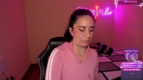 Snapshot of stefanyhotmilf chatting on 01.10.25 stefany online show from 01.10.25