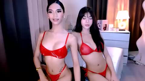 Snapshot of steffani_deluxe chatting on 10.24.25 STEF online show from 10.24.25