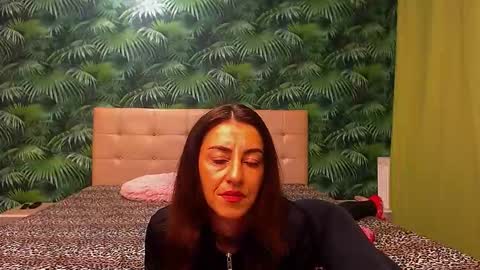 Snapshot of stella_john chatting on 01.21.25 Stella John online show from 01.21.25