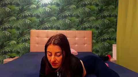 Snapshot of stella_john chatting on 02.13.25 Stella John online show from 02.13.25