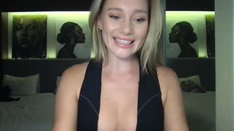 Stella online show from 10.04.25