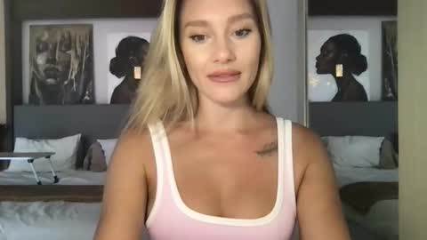 Stella online show from 11.03.25