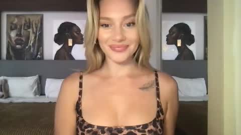 Stella online show from 11.29.25