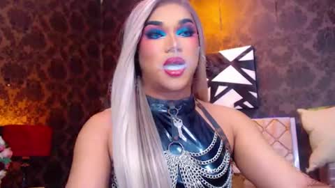 CALL ME STELLA online show from 12.12.24