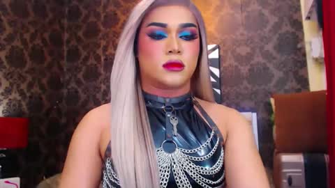 CALL ME STELLA online show from 02.11.25