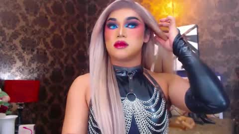 CALL ME STELLA online show from 02.14.25