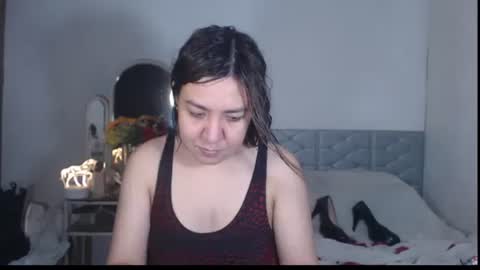 Snapshot of stellahugets chatting on 10.13.25 Stella online show from 10.13.25