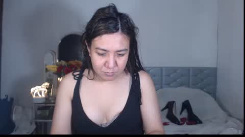 Snapshot of stellahugets chatting on 10.26.25 Stella online show from 10.26.25