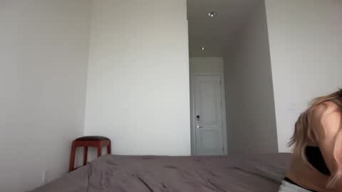 stellapearl online show from 09.11.25