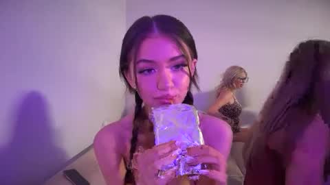 stellapearl online show from 09.20.25