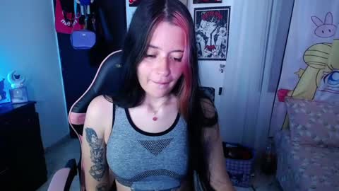 Snapshot of stephani_rousso chatting on 02.07.25 joha cosmo online show from 02.07.25