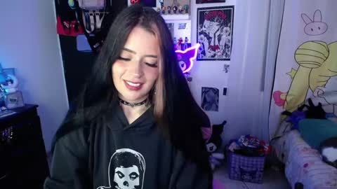 Snapshot of stephani_rousso chatting on 03.04.25 joha cosmo online show from 03.04.25