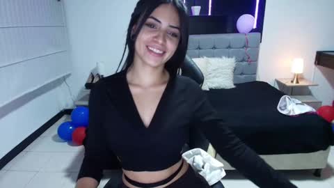 Snapshot of stephany_rodriguez_ chatting on 02.20.25 stephany_rodriguez_ online show from 02.20.25