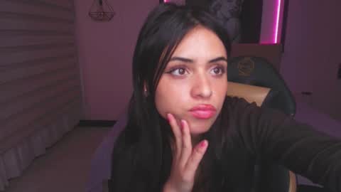 Snapshot of stephany_rodriguez_ chatting on 03.06.25 stephany_rodriguez_ online show from 03.06.25