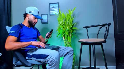 Snapshot of stev_velez chatting on 10.22.25 Steve online show from 10.22.25