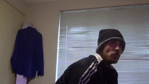 Snapshot of steveaussie chatting on 01.05.25 Australian420 online show from 01.05.25