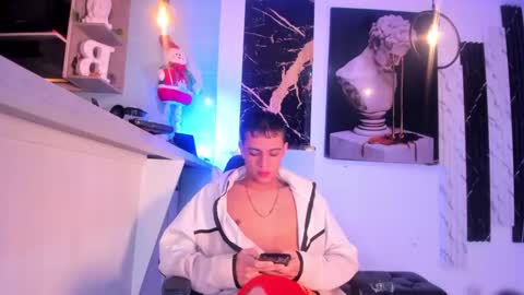 Snapshot of stiiveen_24cm chatting on 12.16.24 Stiven brendan online show from 12.16.24