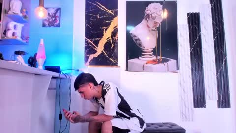 Snapshot of stiiveen_24cm chatting on 02.20.25 Stiven brendan online show from 02.20.25