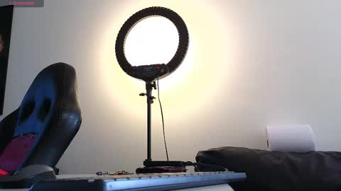 Snapshot of stiven_montiel chatting on 02.20.25 Stiven Montiel online show from 02.20.25
