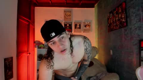 Snapshot of stivens_muscle chatting on 10.28.25 stivens_muscle online show from 10.28.25