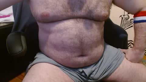 Snapshot of stonerbear42 chatting on 02.19.25 Stonerbear42 online show from 02.19.25