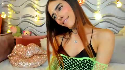 Snapshot of stormirusso chatting on 12.23.24 Mar online show from 12.23.24