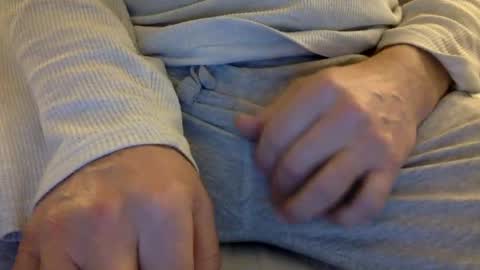str8guy2015 online show from 02.22.25