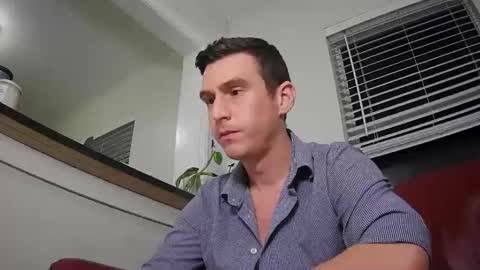 Snapshot of str8stuntcox chatting on 10.07.25 Str8StuntCox online show from 10.07.25