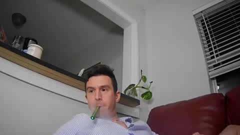 Snapshot of str8stuntcox chatting on 10.08.25 Str8StuntCox online show from 10.08.25