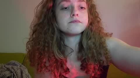 Snapshot of strawberrylotsacake chatting on 09.25.25 Strawberrylotsacake online show from 09.25.25