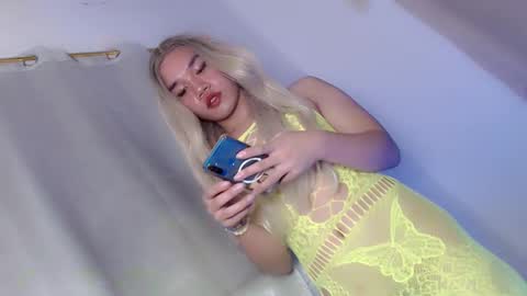 Snapshot of streetlustgirl chatting on 12.13.24 lexie online show from 12.13.24