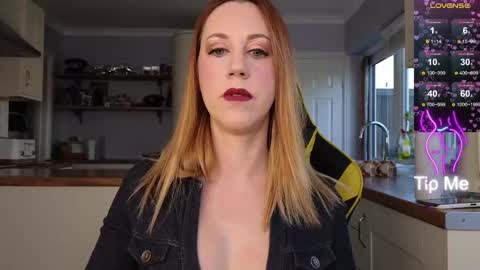 Snapshot of stripmequick chatting on 02.18.25 Amorina online show from 02.18.25