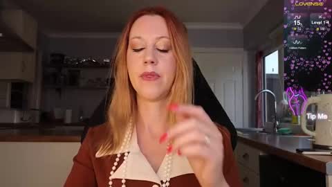 Snapshot of stripmequick chatting on 09.17.25 Amorina online show from 09.17.25