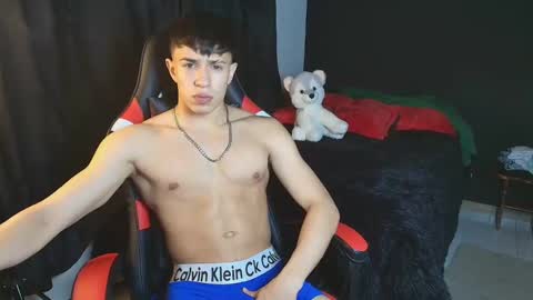 Snapshot of strong_jackxxx chatting on 01.10.25 Daddy Jack online show from 01.10.25