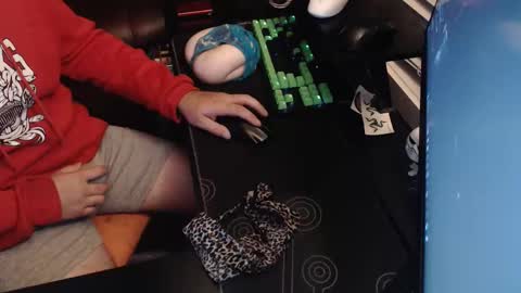 stud69861714 online show from 10.27.25