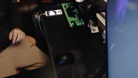 stud69861714 online show from 10.28.25