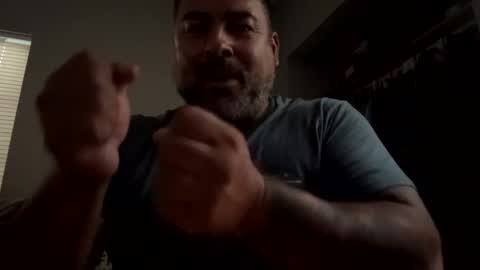 Snapshot of suavecito67 chatting on 09.10.25 suavecito67 online show from 09.10.25