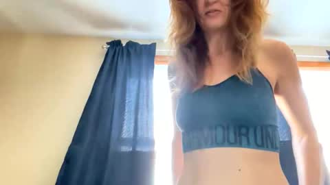 Snapshot of sub4you69brat chatting on 02.14.25 sub4you69brat online show from 02.14.25