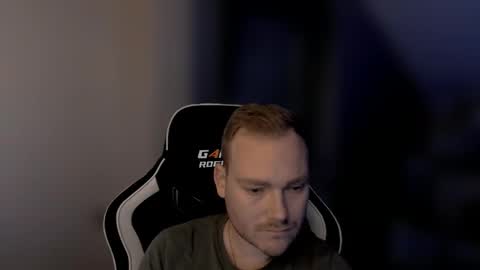 Snapshot of sub_austr chatting on 11.05.25 sub_austr online show from 11.05.25