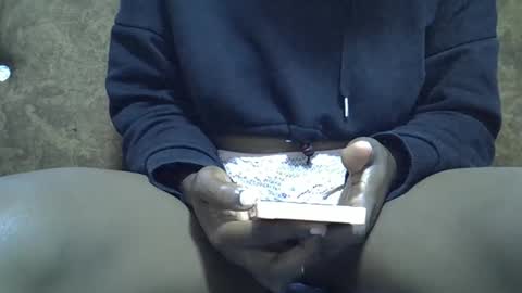 Snapshot of submissive_slut001 chatting on 12.28.24 submissive_slut001 online show from 12.28.24