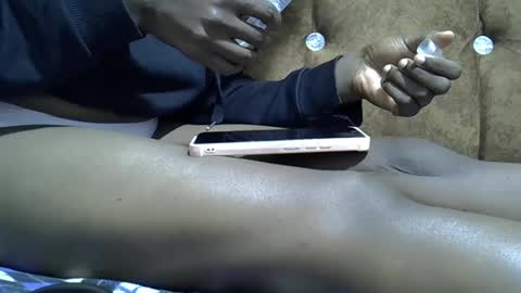 Snapshot of submissive_slut001 chatting on 01.12.25 submissive_slut001 online show from 01.12.25