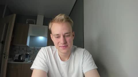 Snapshot of successful_kevin chatting on 09.21.25 Kevin online show from 09.21.25