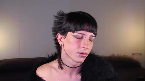 Angel  online show from 11.30.25