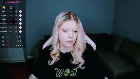Snapshot of succubus_leslie chatting on 02.20.25 succubus_leslie online show from 02.20.25