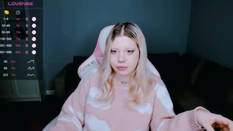 Snapshot of succubus_leslie chatting on 02.20.25 succubus_leslie online show from 02.20.25