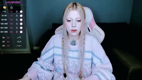 Snapshot of succubus_leslie chatting on 09.24.25 succubus_leslie online show from 09.24.25