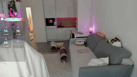 Snapshot of sugar_rainbow chatting on 10.18.25 Kinga online show from 10.18.25