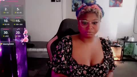 Snapshot of sugarbearlove87 chatting on 09.08.25 lexi love online show from 09.08.25