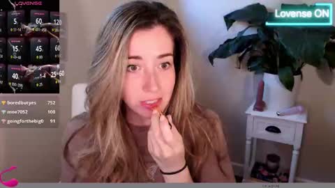 Mia online show from 10.06.25